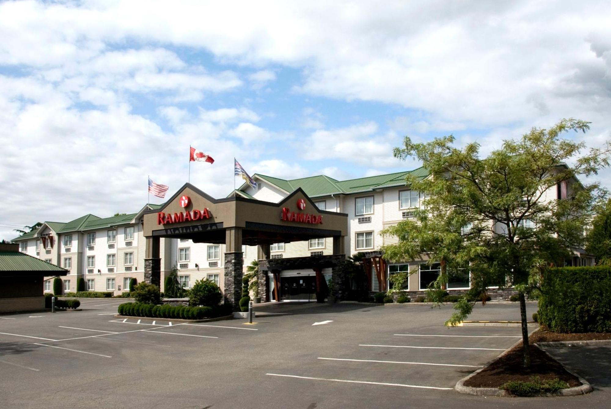 Hotel Ramada By Wyndham Surrey/Langley Exterior foto